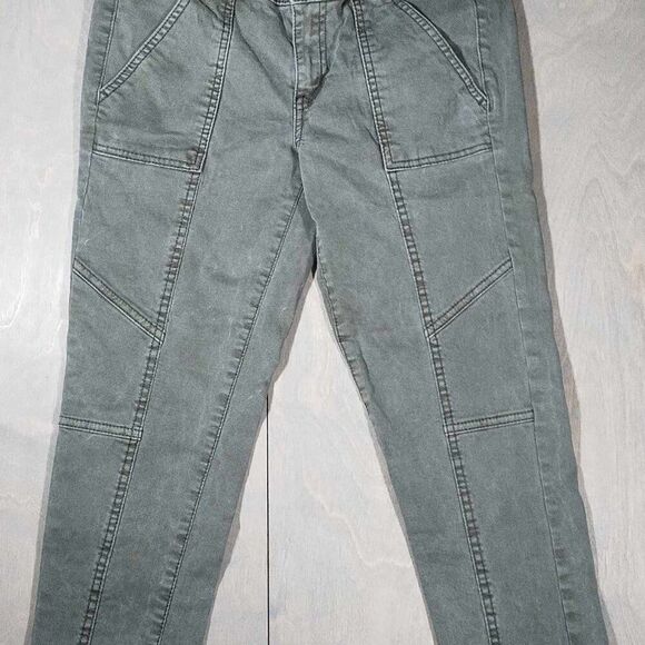 Sage Green American Eagle Cargo Capris Distressed Size 4‎ 97% cotton - Picture 2 of 11
